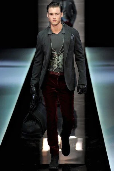 Look 17